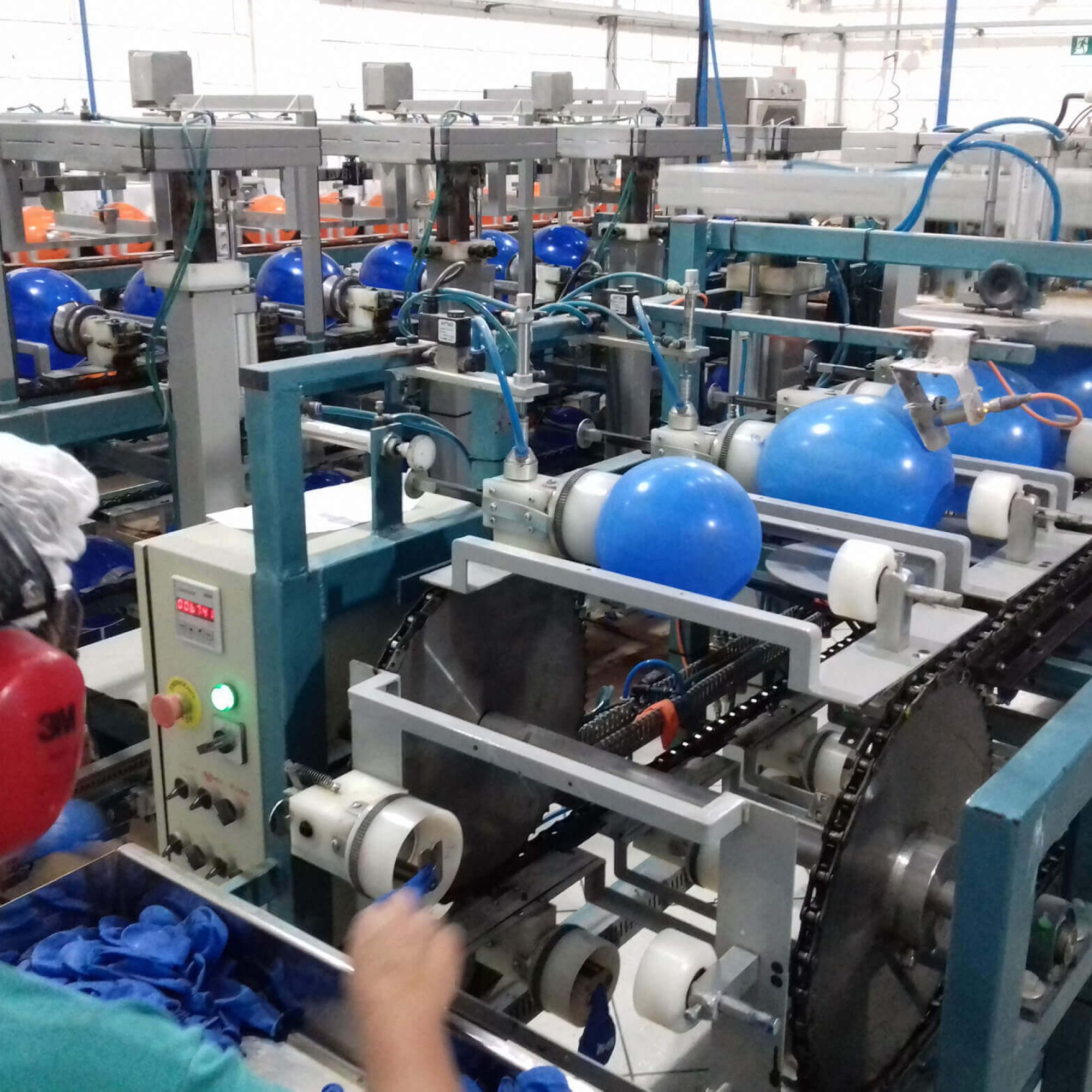 Linhas de produção  de bexigas personalizadas na empresa Print Balloon